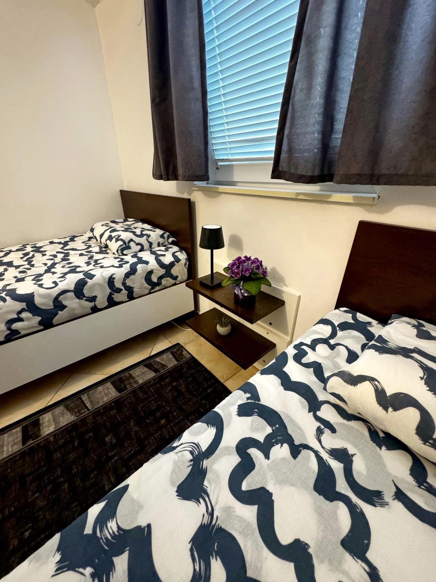 Apartmani Cvangic Vir Eksteriør billede